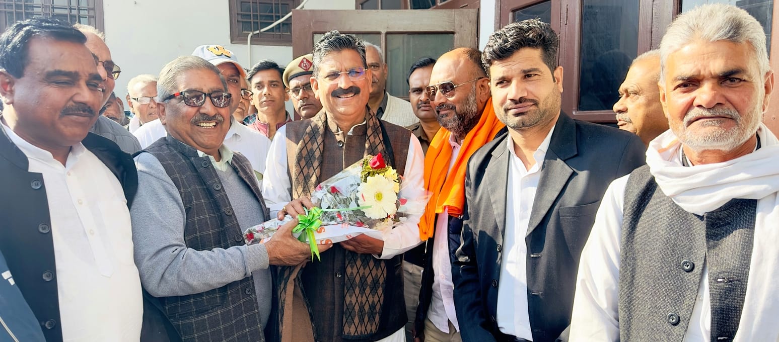 17जेएनडी31: कैबिनेट मंत्री कृष्ण कुमार बेदी को सम्मानित करते हुए सैनी समाज के लोग। संवाद 17जेएनडी31: कैबिनेट मंत्री कृष्ण कुमार बेदी को सम्मानित करते हुए सैनी समाज के लोग। संवाद