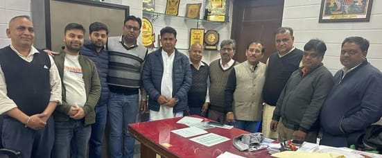 17जेएनडी32: बैठक करते हुए अग्रवाल जन जागरण मंच सदस्य। संवाद