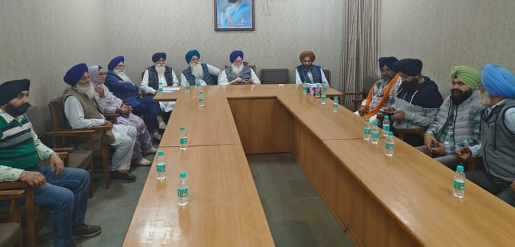 कुरुक्षेत्र। एचएसजीपीसी मुख्यालय में अकाल पंथक मोर्चा की बैठक में हिस्सा लेते पदाधिकारी। संवा कुरुक्षेत्र। एचएसजीपीसी मुख्यालय में अकाल पंथक मोर्चा की बैठक में हिस्सा लेते पदाधिकारी। संवा