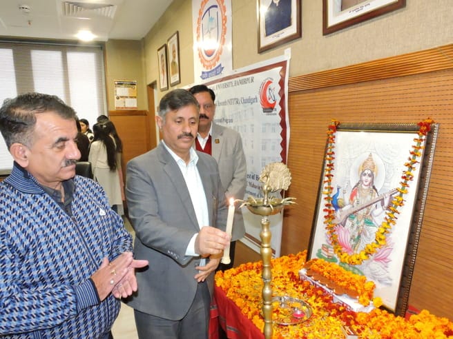 प्रदेश तकनीकी विश्वविद्यालय हमीरपुर में सामग्री विश्लेषण तकनीक विषय पर साप्ताहिक एफडीपी (फैक्लट
