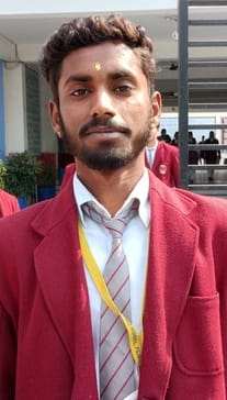 शहर के बेनहर पब्लिक स्कूल परीक्षा केंद्र पर परीक्षा समाप्त होने के बाद कॉलेज से बाहर आते छात्र शहर के बेनहर पब्लिक स्कूल परीक्षा केंद्र पर परीक्षा समाप्त होने के बाद कॉलेज से बाहर आते छात्र