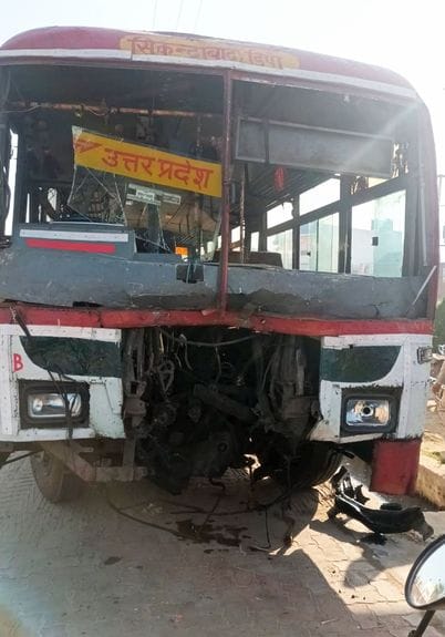 सहसवान में खड़ी गन्ने से लदी ट्रैक्टर- ट्राली। संवाद सहसवान में खड़ी गन्ने से लदी ट्रैक्टर- ट्राली। संवाद
