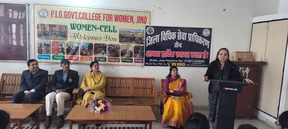 20जेएनडी21: अपराजिता कार्यक्रम में सीजेएम मोनिका छात्राओं को जीवन में आगे बढ़ने के लिए प्रेरित 20जेएनडी21: अपराजिता कार्यक्रम में सीजेएम मोनिका छात्राओं को जीवन में आगे बढ़ने के लिए प्रेरित