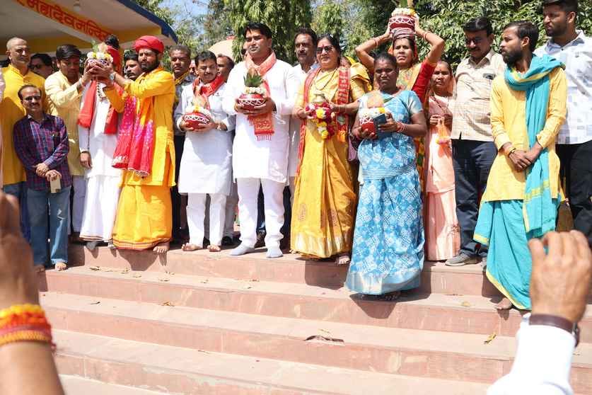 सीहोर।108 गंगा जल लाकर किया क्षेत्र के जलाशयों में किया समर्पित।