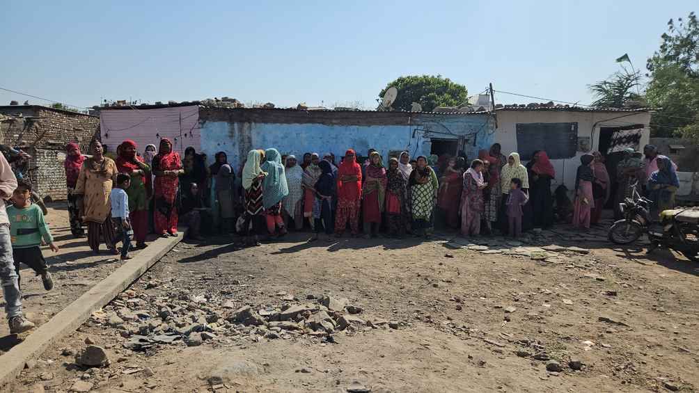 शकर तालाब क्षेत्र में 350 से अधिक घरों को तोड़ने के लिए जारी हुए नोटिस