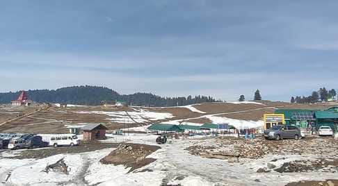 Snow deficit Gulmarg story pics Snow deficit Gulmarg story pics