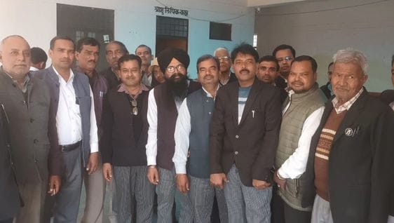 बिसौली में तहसील बार के अधिवक्ता प्रदर्शन करते हुए। संवाद बिसौली में तहसील बार के अधिवक्ता प्रदर्शन करते हुए। संवाद