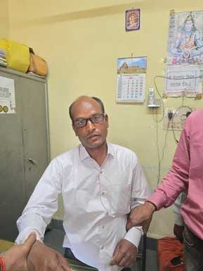 लोकयुक्त टिम की गिरफ्त में आरोपी कैलाश निनामा