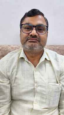 इंदिरापुरम के न्याय खंड दो की मार्केट में आयोजित संवाद कार्यक्रम में चर्चा करते व्यापारी। संवाद इंदिरापुरम के न्याय खंड दो की मार्केट में आयोजित संवाद कार्यक्रम में चर्चा करते व्यापारी। संवाद