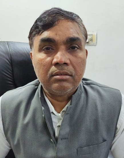 इंदिरापुरम के न्याय खंड दो की मार्केट में आयोजित संवाद कार्यक्रम में चर्चा करते व्यापारी। संवाद इंदिरापुरम के न्याय खंड दो की मार्केट में आयोजित संवाद कार्यक्रम में चर्चा करते व्यापारी। संवाद