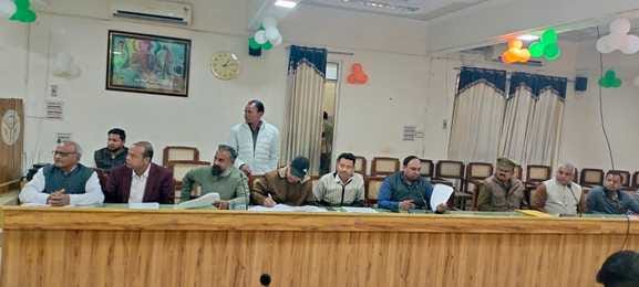 कलक्ट्रेट में आयोजित जिला उद्योग बंधु की बैठक में मौजूद व्यापारी। सूचना विभाग कलक्ट्रेट में आयोजित जिला उद्योग बंधु की बैठक में मौजूद व्यापारी। सूचना विभाग
