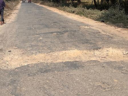 मझोला से ड्यूनी डैम जाने वाले जर्जर मार्ग। संवाद मझोला से ड्यूनी डैम जाने वाले जर्जर मार्ग। संवाद