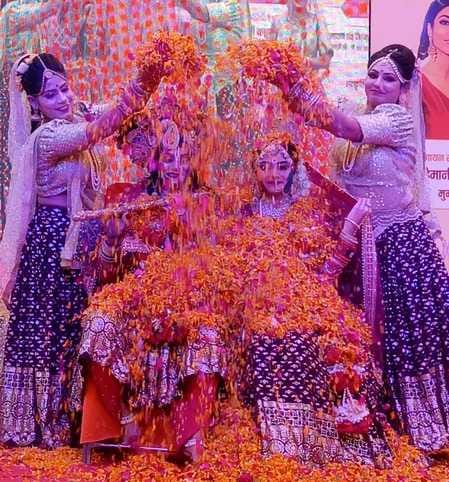 शहर के गांधी प्रेक्षाग्रह परिसर में आयोजित भारत-नेपाल मैत्री महोत्सव में राजस्थानी नृत्य प्रस्त शहर के गांधी प्रेक्षाग्रह परिसर में आयोजित भारत-नेपाल मैत्री महोत्सव में राजस्थानी नृत्य प्रस्त