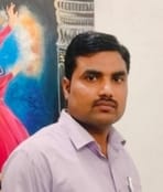 भीखमपुर चौराहे के पास हादसे के बाद क्षतिग्रस्त कार। संवाद