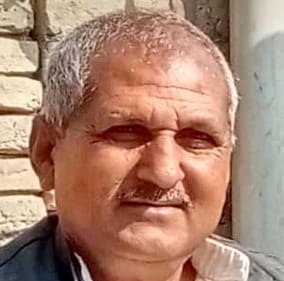 हादसे में किशोर समेत दो लोगों की मौत के बाद उदल सिंह के घर पर जुटे लोग। स्रोत- जागरुक ग्रामीण हादसे में किशोर समेत दो लोगों की मौत के बाद उदल सिंह के घर पर जुटे लोग। स्रोत- जागरुक ग्रामीण