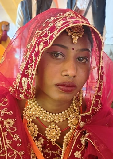 जीआईसी मैदान में आयोजित मुख्यमंत्री सामूहिक विवाह में एक दूसरे को वरमाला डालते जोड़े। संवाद जीआईसी मैदान में आयोजित मुख्यमंत्री सामूहिक विवाह में एक दूसरे को वरमाला डालते जोड़े। संवाद