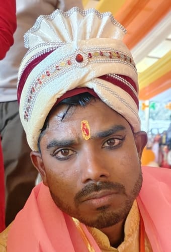 जीआईसी मैदान में आयोजित मुख्यमंत्री सामूहिक विवाह में एक दूसरे को वरमाला डालते जोड़े। संवाद जीआईसी मैदान में आयोजित मुख्यमंत्री सामूहिक विवाह में एक दूसरे को वरमाला डालते जोड़े। संवाद