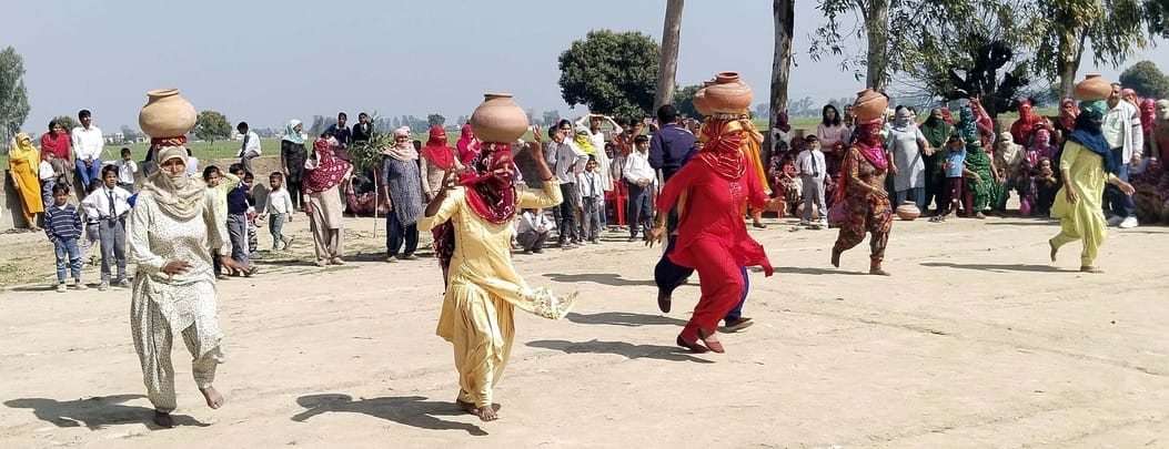 23जेएनडी19: सांस्कृतिक कार्यक्रम प्रस्तुत करते हुए टीम। संवाद