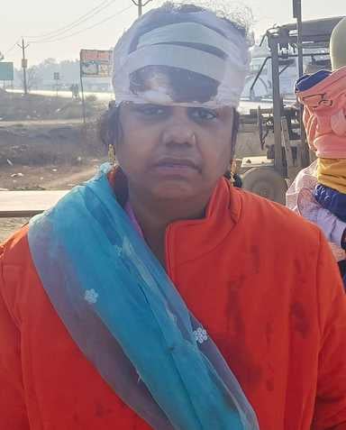 अटसराय के समीप हुए हादसे में क्षतिग्रस्त कार। संवाद अटसराय के समीप हुए हादसे में क्षतिग्रस्त कार। संवाद