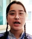 डॉ सुदामा प्रसाद इण्टर कॉलेज से यूपी बोर्ड हाईस्कूल की परीक्षा देकर पिता के साथ बाहर निकलती दिव