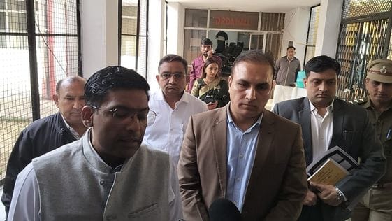 24जेएनडी14: डीआरडीए में हुई अविश्वास प्रस्ताव पर बैठक में मौजूद जिला परिषद चेयरपर्सन मनीषा रंधा