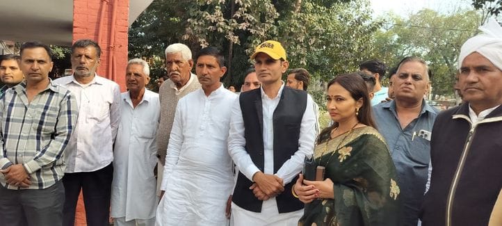 24जेएनडी14: डीआरडीए में हुई अविश्वास प्रस्ताव पर बैठक में मौजूद जिला परिषद चेयरपर्सन मनीषा रंधा
