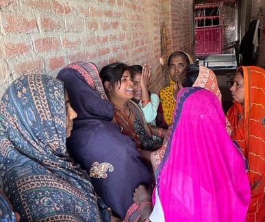 अमरिया सामुदायिक स्वास्थ्य केंद्र में भर्ती घायल मोहम्मद वसीम।संवाद अमरिया सामुदायिक स्वास्थ्य केंद्र में भर्ती घायल मोहम्मद वसीम।संवाद