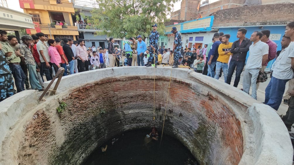 एमपीपीएससी मेंस का पेपर बिगड़ने से युवती ने कुएं में लगाई छलांग, घटना CCTV में कैद..