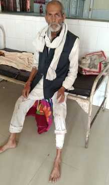 हादसे में घायल कल्याण सिंह। हादसे में घायल कल्याण सिंह।