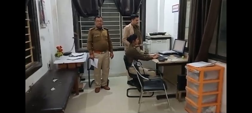 कंटेनर जप्त