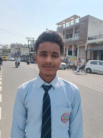 केद्रों  की अधिक दूरी  से सम्बधित छात्रों के फोटो आदित्य  ।