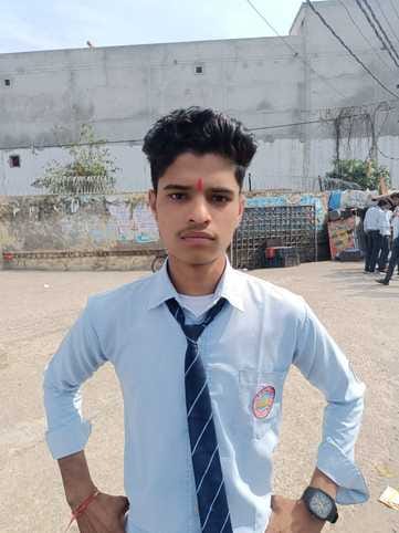केद्रों  की अधिक दूरी  से सम्बधित छात्रों के फोटो आदित्य  ।