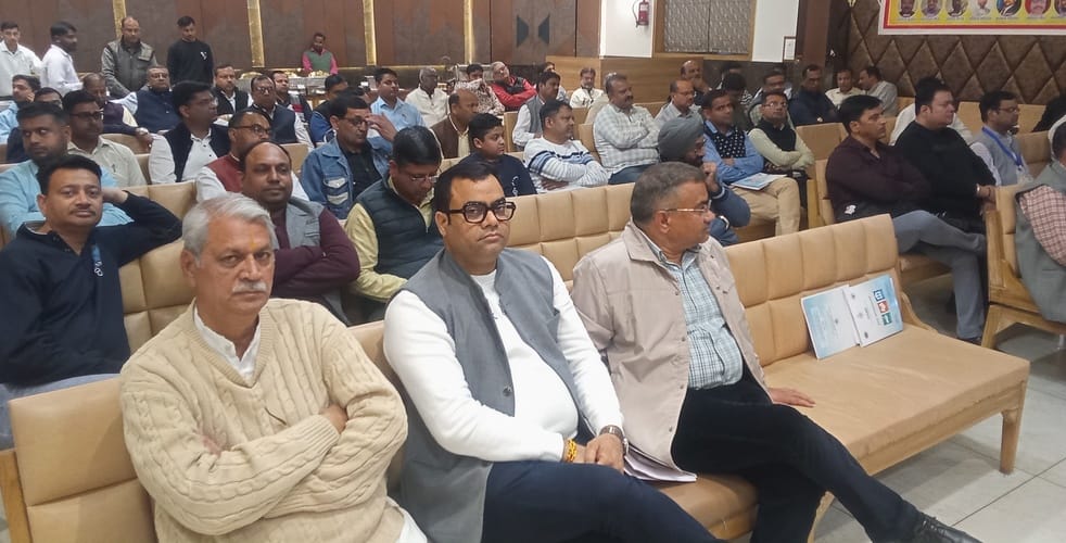शामली कैराना रोड पर एक होटल में आयोजित उद्योग भारती के कार्यक्रम में डीएम अरविंद कुमार चौहा शामली कैराना रोड पर एक होटल में आयोजित उद्योग भारती के कार्यक्रम में डीएम अरविंद कुमार चौहा