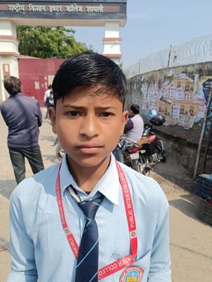 शामली वीवी इंटर कॉलेज में बोर्ड परीक्षा में दौरान रोल नंबर देखते छात्र । संवाद शामली वीवी इंटर कॉलेज में बोर्ड परीक्षा में दौरान रोल नंबर देखते छात्र । संवाद