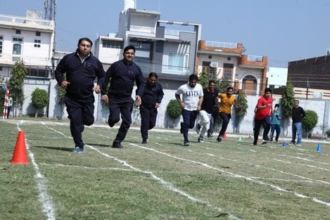 25जेएनडी29: भाला फेंक प्रतियोगिता में दम दिखाते हुए डॉ. परमिंदर कौर। स्वयं