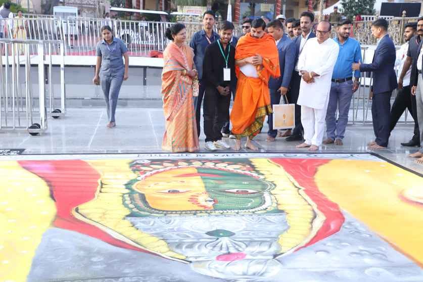 महाशिवरात्रि महापर्व 4 लाख से अधिक भक्तो ने किए श्री महाकालेश्वर भगवान के दर्शन महाशिवरात्रि महापर्व 4 लाख से अधिक भक्तो ने किए श्री महाकालेश्वर भगवान के दर्शन