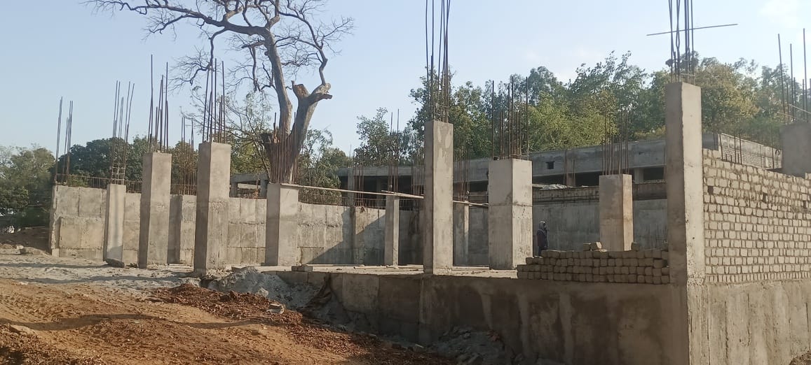 नगर पालिका परिषद के भवन निर्माण में गुणवत्ता पर उठे सवाल