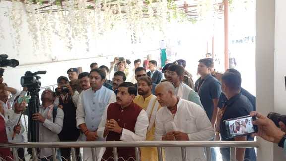 संबोधन देते मुख्यमंत्री