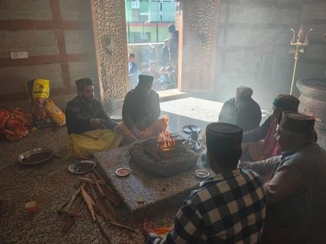 शिवरात्रि पर सांगला के गंगारंग शिव मंदिर में लगा भक्तों का तांता