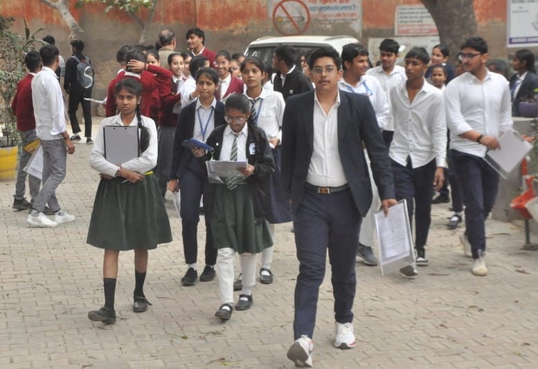 27सीटीके14...सचिन, बारहवीं कक्षा छात्र।