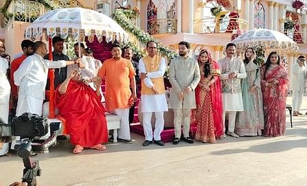 पूर्वमंत्री के पुत्र के आशीर्वाद समारोह में पहुंचे स्वामी रामभद्राचार्य महाराज ने सनातन पर दिया