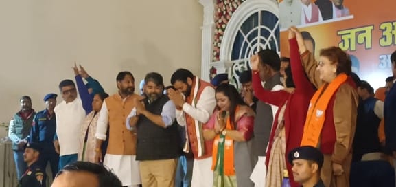 अंबाला शहर कर्ण पैलेस में जन आशीर्वाद रैली में पहुंचे मुख्यमंत्री नायब सिंह। संवाद