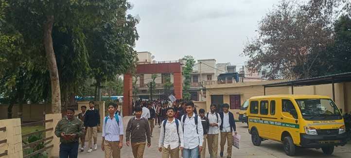 मयूर, विद्यार्थी। संवाद मयूर, विद्यार्थी। संवाद