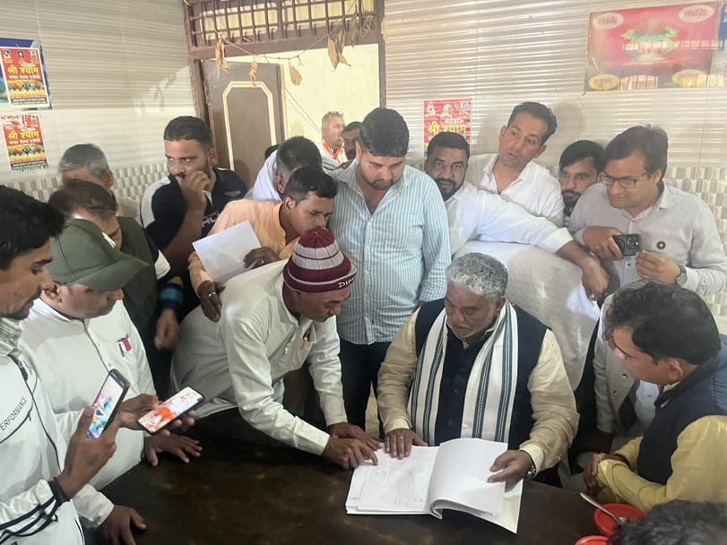 28जेएनडी23-जुलाना की नई अनाज मंडी में मंत्री श्रुति चौधरी चुनाव कार्यक्रम के दौरान जुलाना। संवा 28जेएनडी23-जुलाना की नई अनाज मंडी में मंत्री श्रुति चौधरी चुनाव कार्यक्रम के दौरान जुलाना। संवा