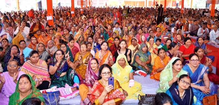 मुमुक्षु आश्रम में कथा सुनाते कथाव्यास विजय कौशल महाराज। स्रोत: आयोजक मुमुक्षु आश्रम में कथा सुनाते कथाव्यास विजय कौशल महाराज। स्रोत: आयोजक