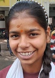 एसके कॉलेज से परीक्षा देकर निकलते परीक्षार्थी। संवाद एसके कॉलेज से परीक्षा देकर निकलते परीक्षार्थी। संवाद