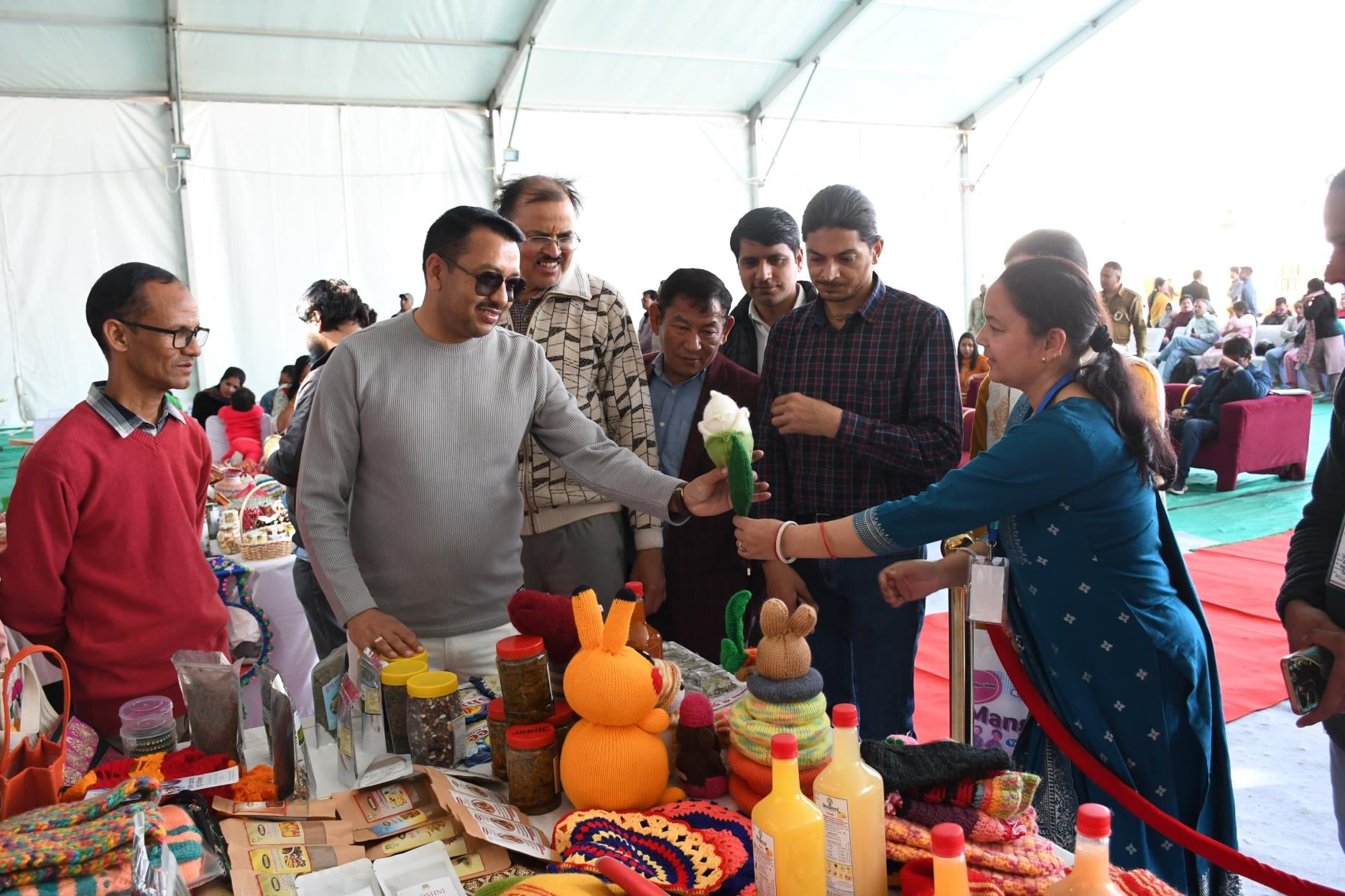 सरस मेला में कार्यक्रम प्रस्तुत करते कलाकार। सूचना विभाग सरस मेला में कार्यक्रम प्रस्तुत करते कलाकार। सूचना विभाग
