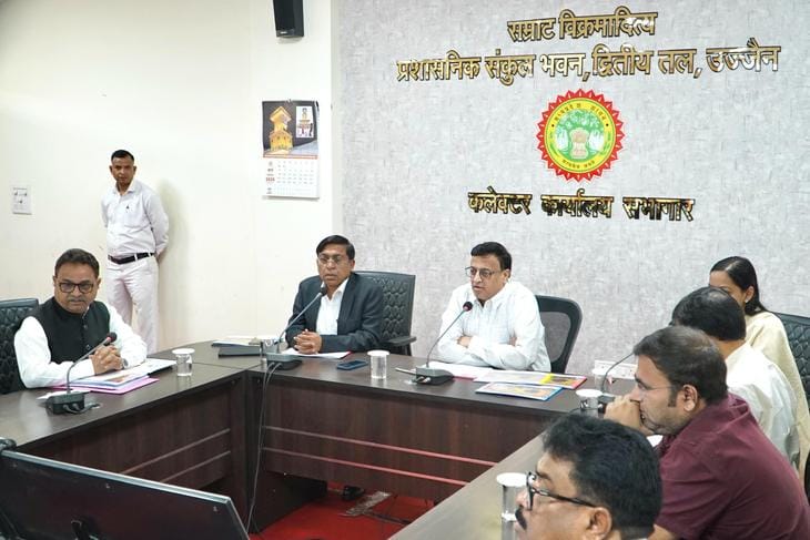 अपर सचिव के निर्देश - सिंहस्थ 2028 के सभी सड़क और ब्रिज के काम जून 2027 तक पूर्ण किए जाए रखा जाए