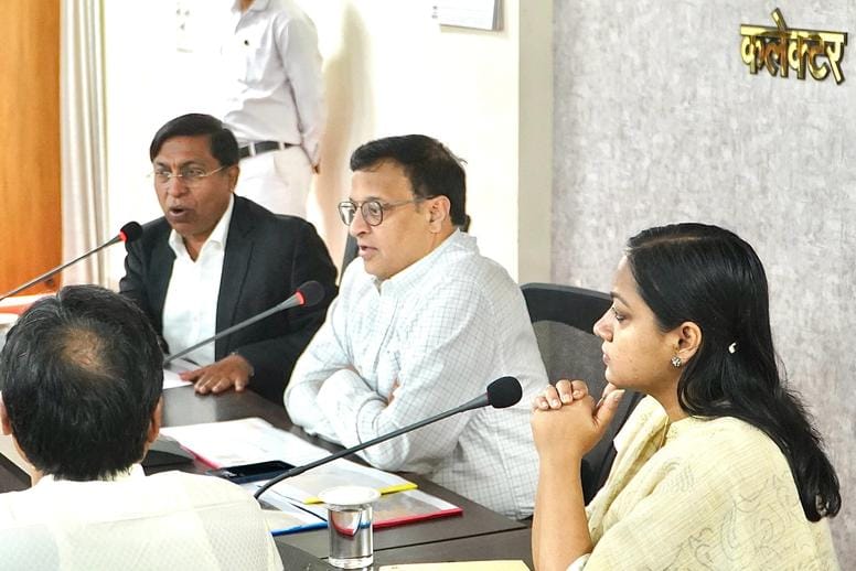 अपर सचिव के निर्देश - सिंहस्थ 2028 के सभी सड़क और ब्रिज के काम जून 2027 तक पूर्ण किए जाए रखा जाए