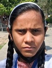 जीजीआईसी से परीक्षा देकर निकलते परीक्षार्थी। संवाद जीजीआईसी से परीक्षा देकर निकलते परीक्षार्थी। संवाद
